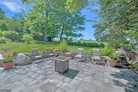 5 Birdseye Glen Verona NJ 07044