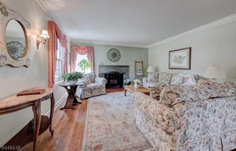 5 Birdseye Glen Verona NJ 07044