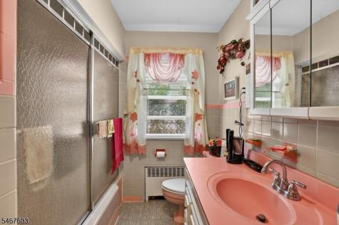 30 Oakridge Road West Orange NJ 07052