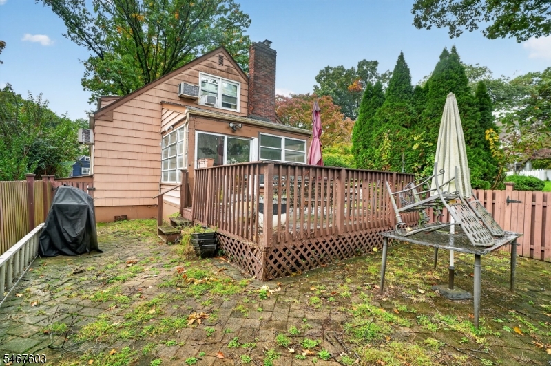 30 Oakridge Road West Orange NJ 07052