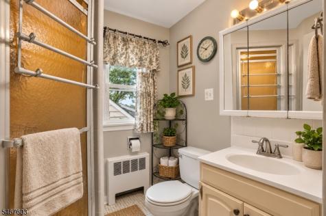 30 Oakridge Road West Orange NJ 07052