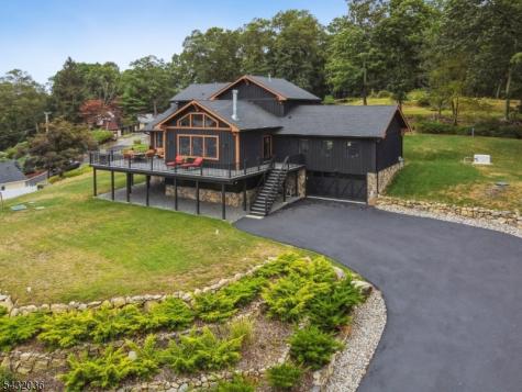 8 Sutton Road Hopatcong NJ 07843