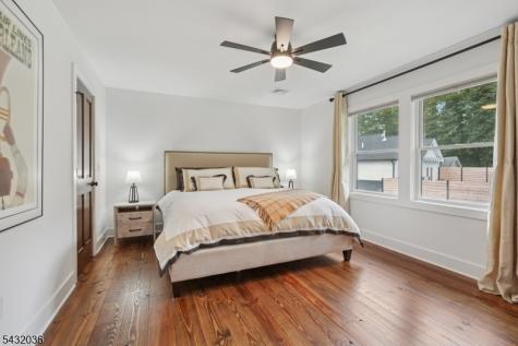 8 Sutton Road Hopatcong NJ 07843