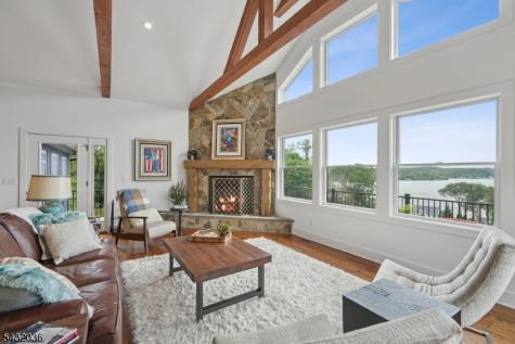8 Sutton Road Hopatcong NJ 07843