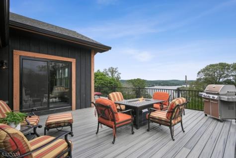 8 Sutton Road Hopatcong NJ 07843