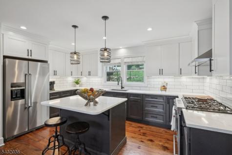 8 Sutton Road Hopatcong NJ 07843