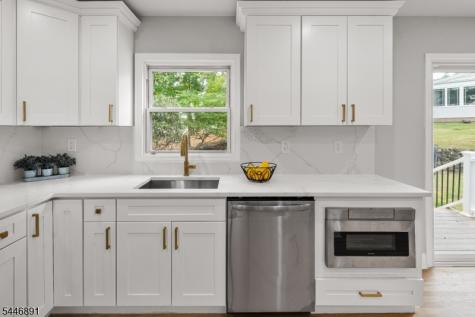 76 Dawn Avenue North Haledon NJ 07508