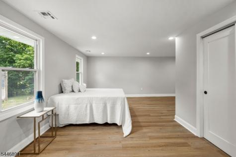 76 Dawn Avenue North Haledon NJ 07508