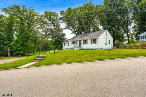 76 Dawn Avenue North Haledon NJ 07508