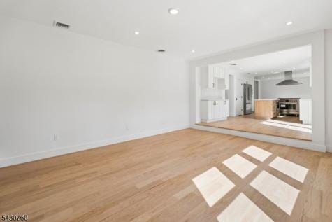 72 E Cedar Street Livingston NJ 07039
