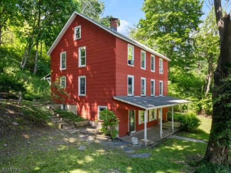 89 W End Avenue Newton NJ 07860