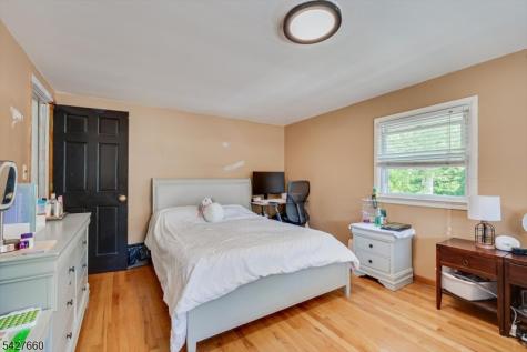 520 Oak Street Kenilworth NJ 07033