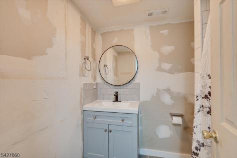 520 Oak Street Kenilworth NJ 07033