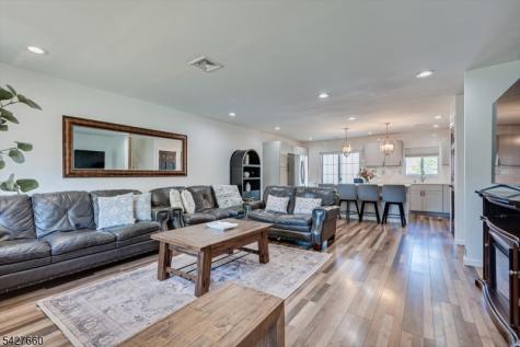 520 Oak Street Kenilworth NJ 07033