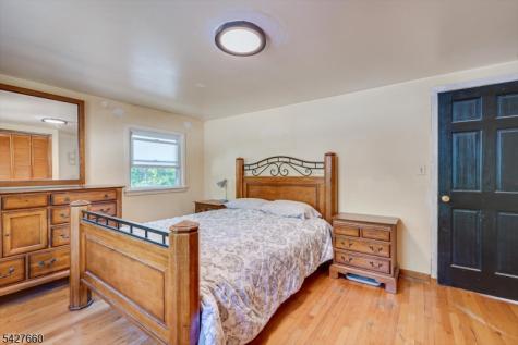 520 Oak Street Kenilworth NJ 07033