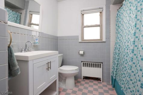 825 Dennis Place Linden NJ 07036
