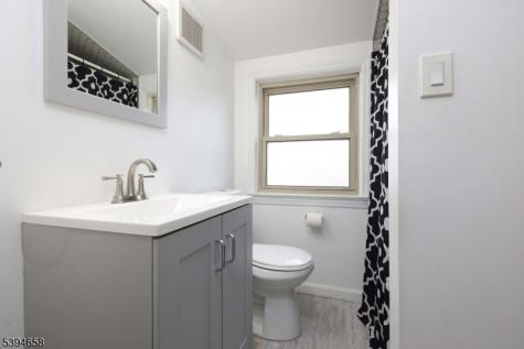 825 Dennis Place Linden NJ 07036