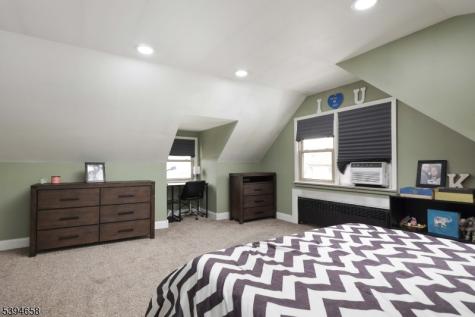 825 Dennis Place Linden NJ 07036