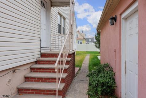 825 Dennis Place Linden NJ 07036