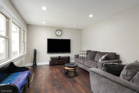 825 Dennis Place Linden NJ 07036