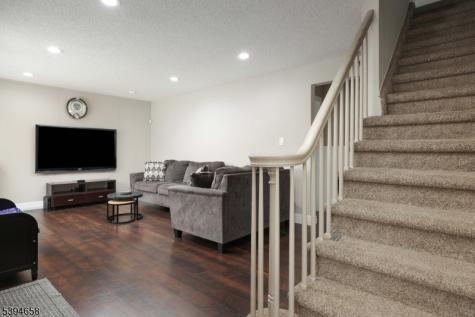825 Dennis Place Linden NJ 07036