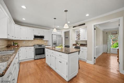 52 Hampton Road Chatham NJ 07928