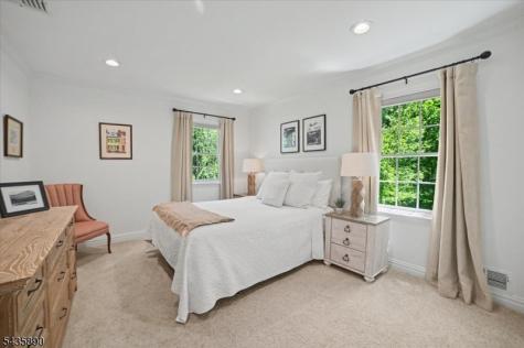 52 Hampton Road Chatham NJ 07928