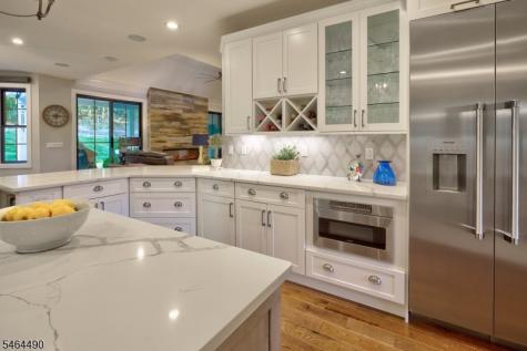 1 Sydney Lane Lebanon NJ 07865
