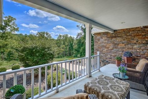 1 Sydney Lane Lebanon NJ 07865