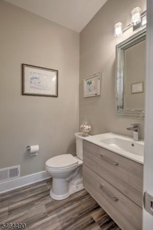 1 Sydney Lane Lebanon NJ 07865