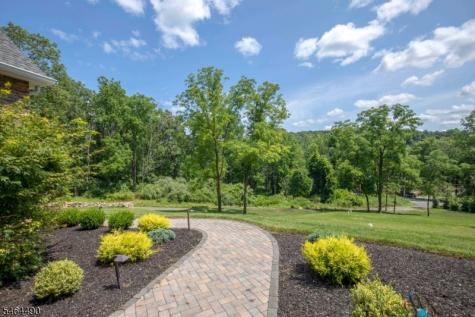 1 Sydney Lane Lebanon NJ 07865