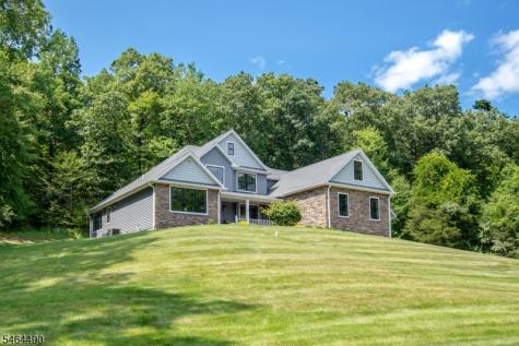 1 Sydney Lane Lebanon NJ 07865