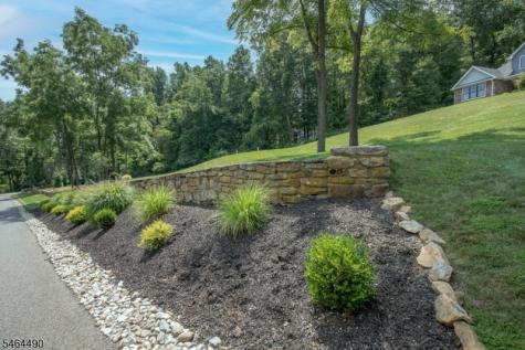 1 Sydney Lane Lebanon NJ 07865