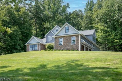 1 Sydney Lane Lebanon NJ 07865