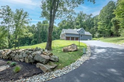 1 Sydney Lane Lebanon NJ 07865