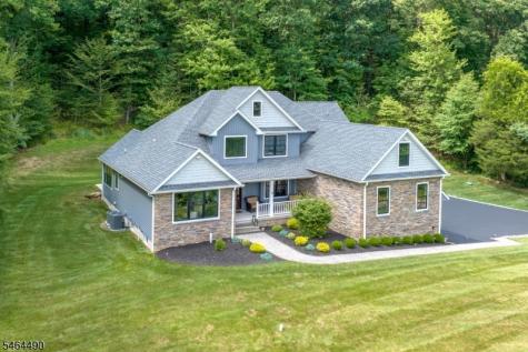 1 Sydney Lane Lebanon NJ 07865