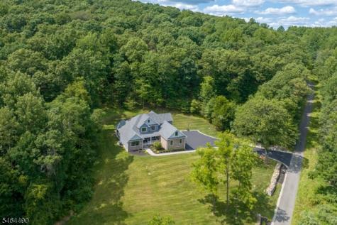 1 Sydney Lane Lebanon NJ 07865