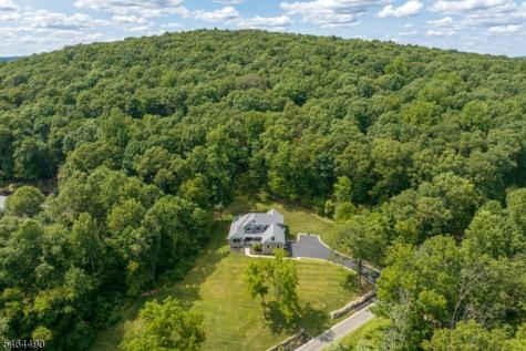1 Sydney Lane Lebanon NJ 07865