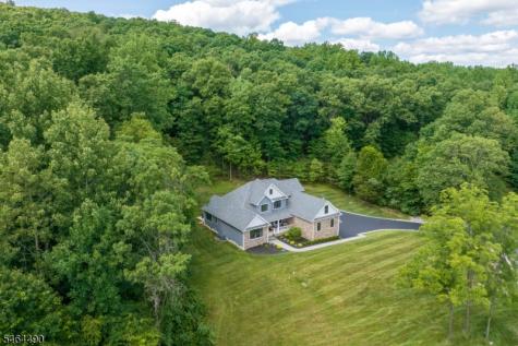 1 Sydney Lane Lebanon NJ 07865