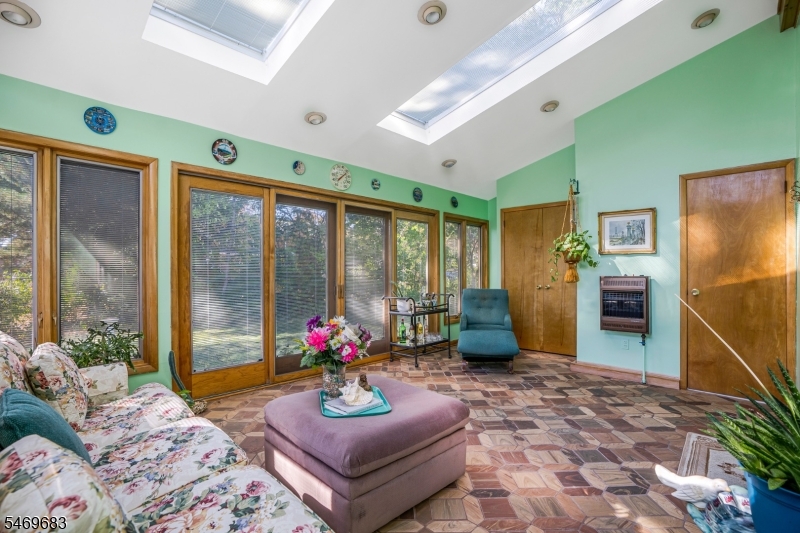 14 Woodside Road Springfield NJ 07081