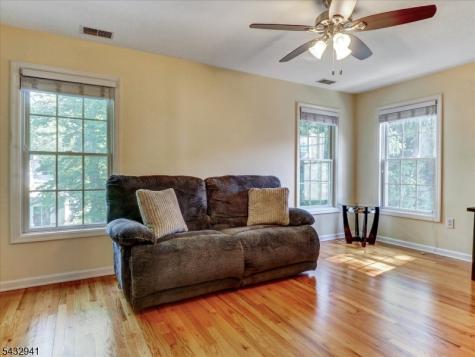 15 Woodrow Place West Caldwell NJ 07006