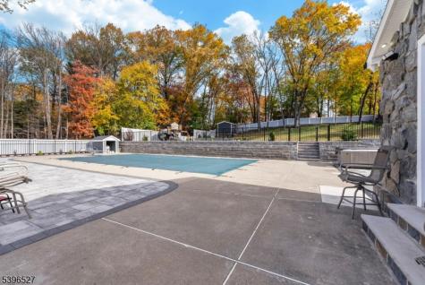 45 Dietrich Lane North Haledon NJ 07508