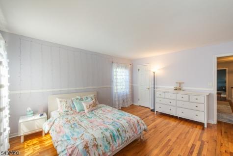 1 Tulip Lane Randolph NJ 07869