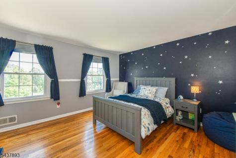 1 Tulip Lane Randolph NJ 07869