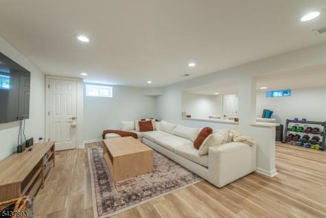 1 Tulip Lane Randolph NJ 07869
