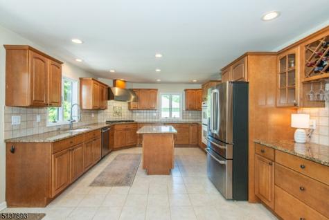 1 Tulip Lane Randolph NJ 07869