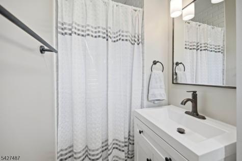 11 Davis Terrace Andover NJ 07860