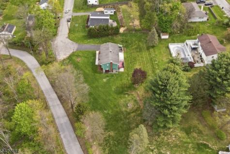 11 Davis Terrace Andover NJ 07860