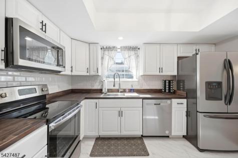 11 Davis Terrace Andover NJ 07860