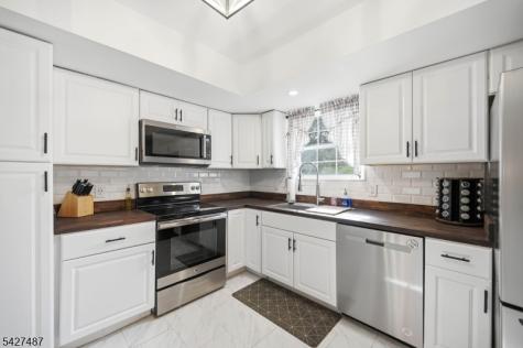 11 Davis Terrace Andover NJ 07860